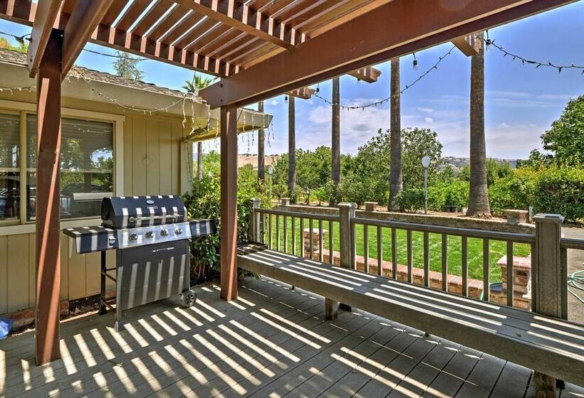 Gilroy Home W/ Deck On 20 Acres, 7 Mi To Downtown!