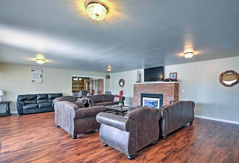 Gilroy Home W/ Deck On 20 Acres, 7 Mi To Downtown!