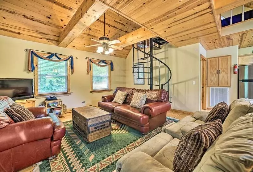 Golfer S Retreat    Cabin In Resort