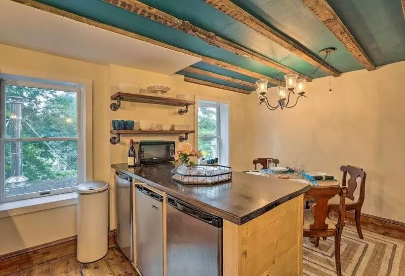 Historic Home In Lambertville: Walk To Bridge