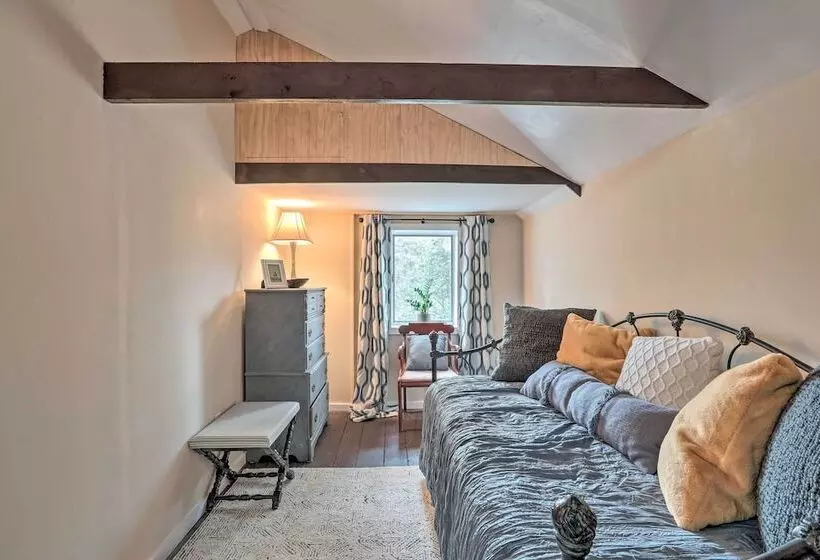 Historic Home In Lambertville: Walk To Bridge