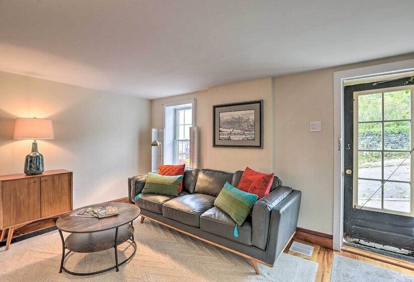 Historic Home In Lambertville: Walk To Bridge