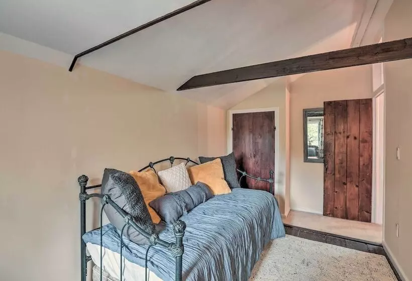 Historic Home In Lambertville: Walk To Bridge