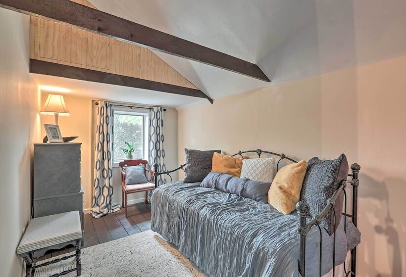 Historic Home In Lambertville: Walk To Bridge