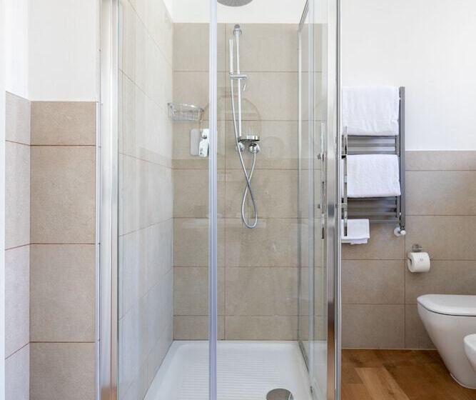 هتل Vis A Vis Apartments