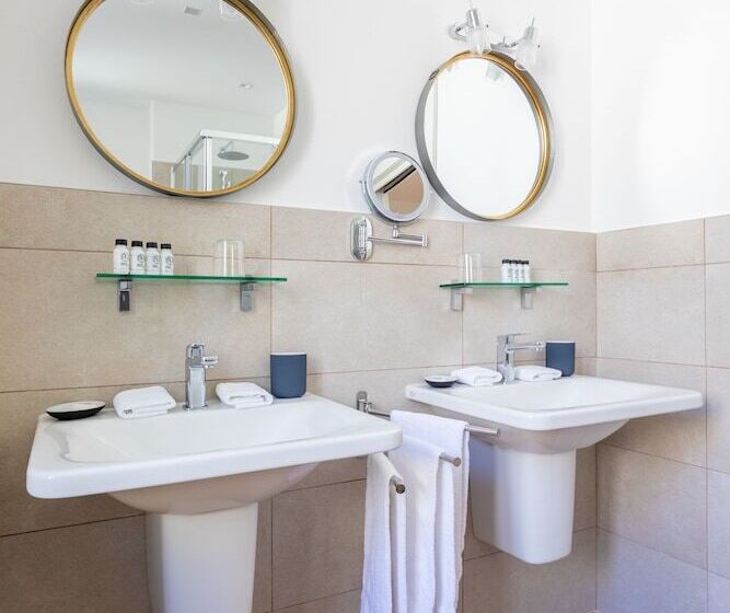 هتل Vis A Vis Apartments