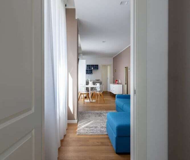 هتل Vis A Vis Apartments