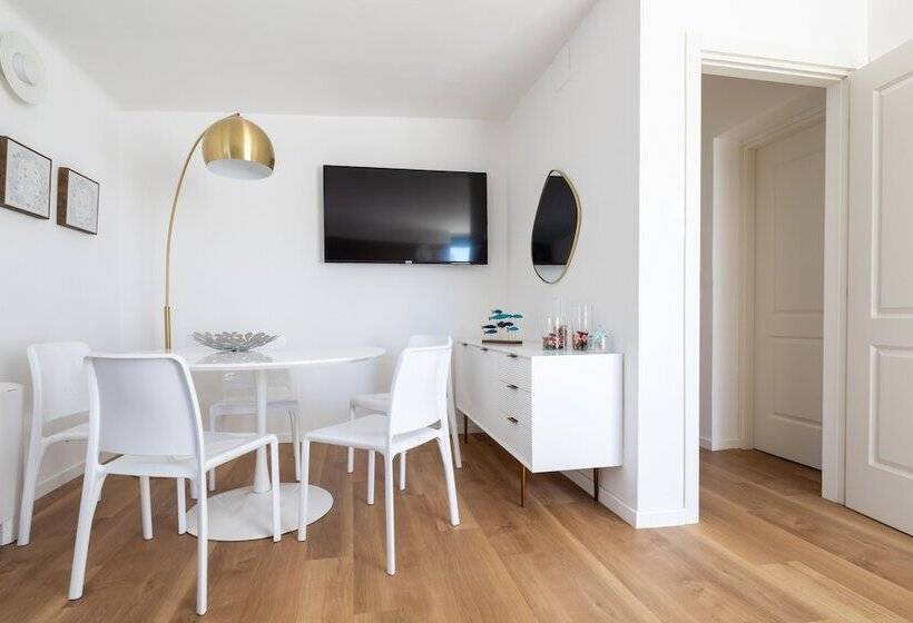 هتل Vis A Vis Apartments