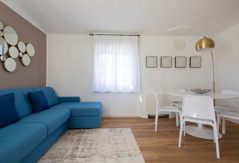 هتل Vis A Vis Apartments