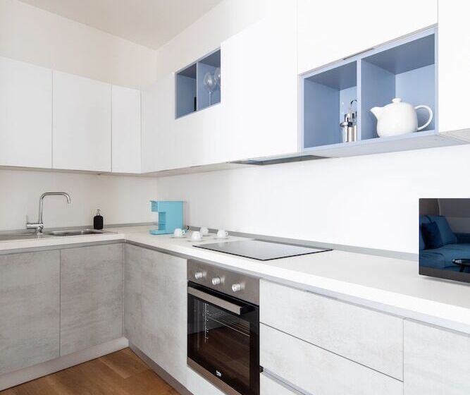 هتل Vis A Vis Apartments