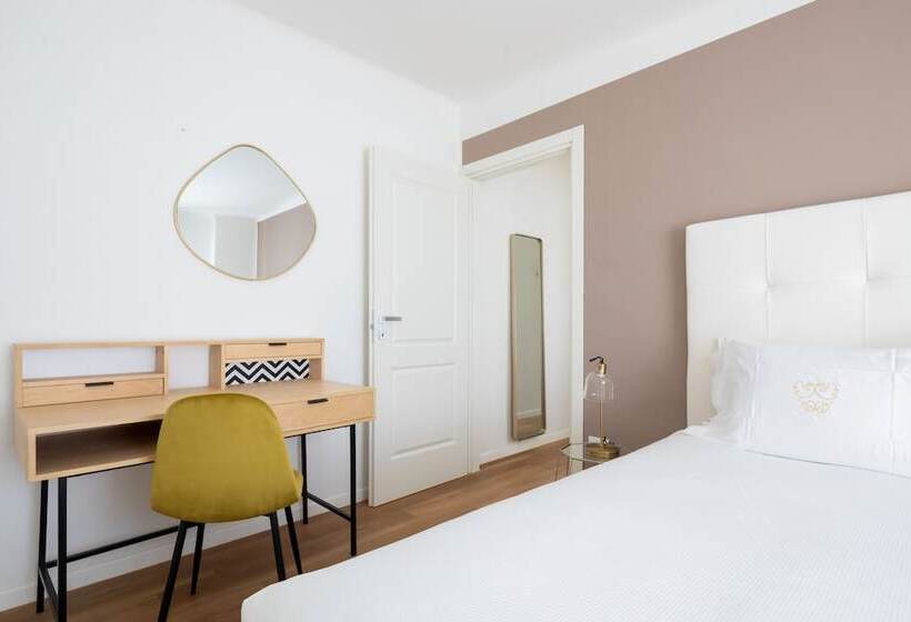 هتل Vis A Vis Apartments