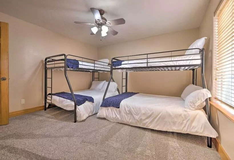 Hurricane Home W/ Pool & Spa ~ 25 Mi To Zion!