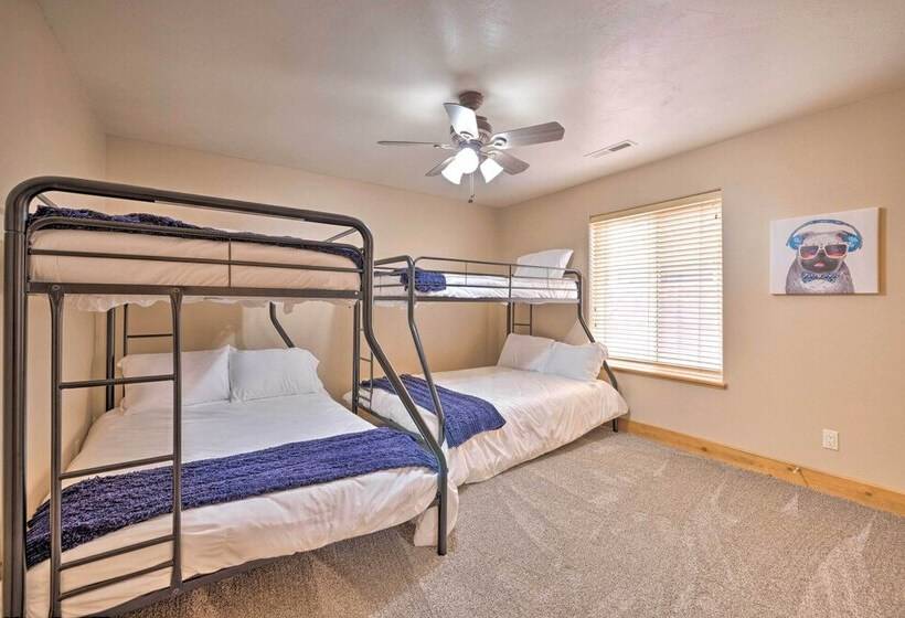 Hurricane Home W/ Pool & Spa ~ 25 Mi To Zion!