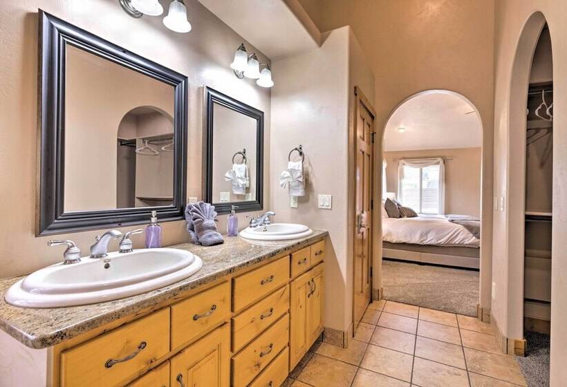 Hurricane Home W/ Pool & Spa ~ 25 Mi To Zion!