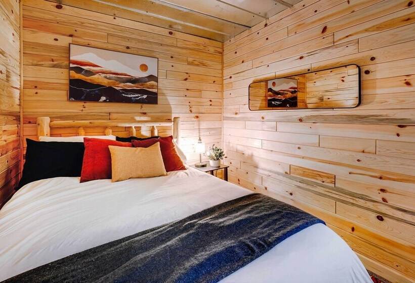 Idyllic  Finn S Retreat    Walk To Lake Huron