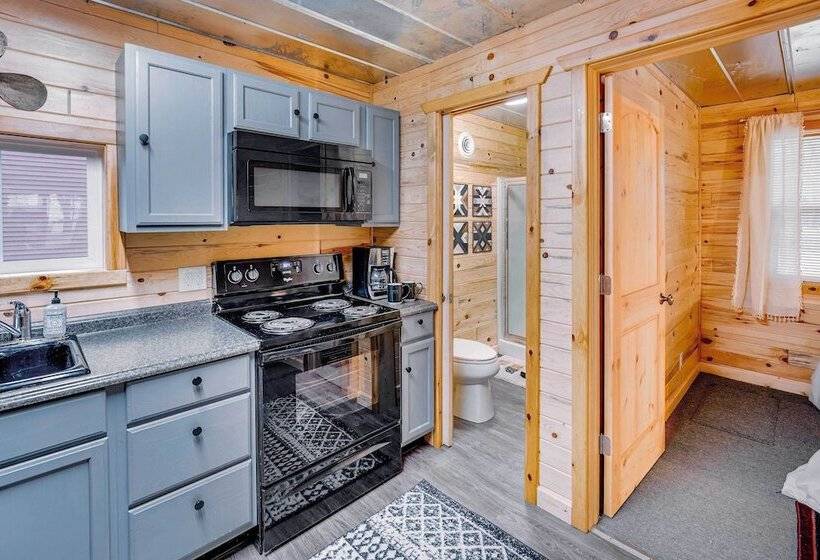 Idyllic  Finn S Retreat    Walk To Lake Huron