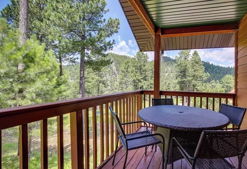 Keystone Escape W/ Amazing Mt Rushmore View!