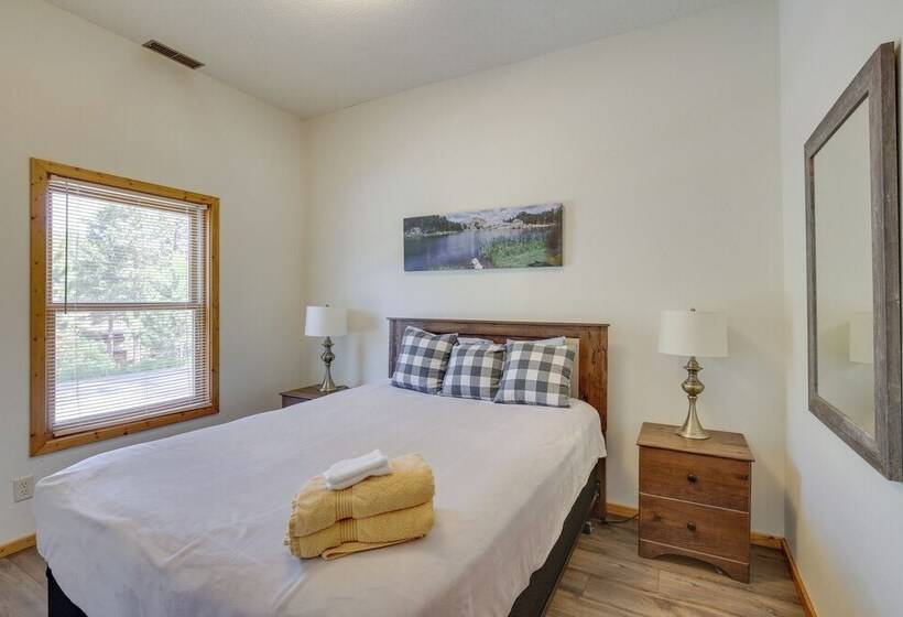 Keystone Escape W/ Amazing Mt Rushmore View!