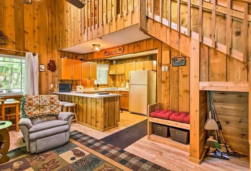 Lakefront Cumberland Cabin W/ Dock & Fire Pit!