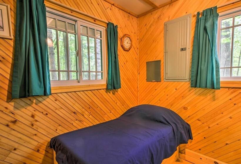 Lakefront Cumberland Cabin W/ Dock & Fire Pit!