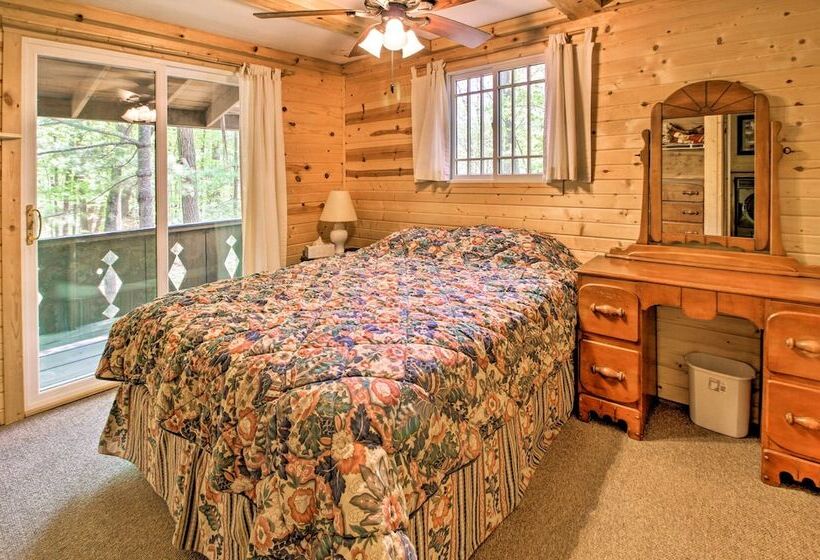 Lakefront Cumberland Cabin W/ Dock & Fire Pit!