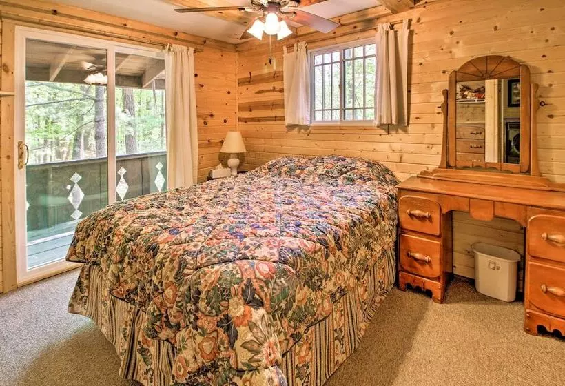 Lakefront Cumberland Cabin W/ Dock & Fire Pit!