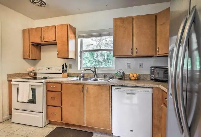 Lakeland Home W/ Large Backyard ~1 Mile From Fsc!