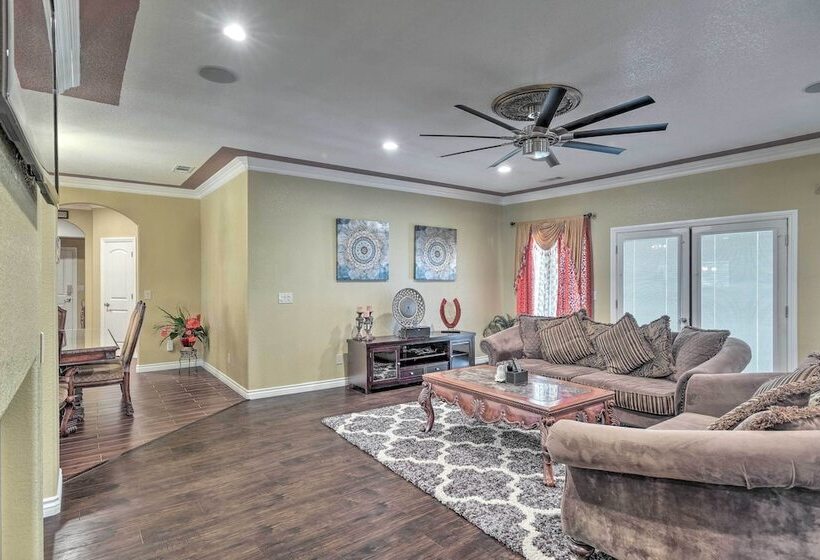 Manteca Home W/ Gated Yard ~ 2 Mi To Downtown