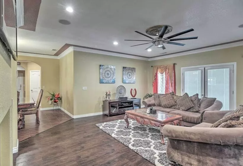 Manteca Home W/ Gated Yard ~ 2 Mi To Downtown