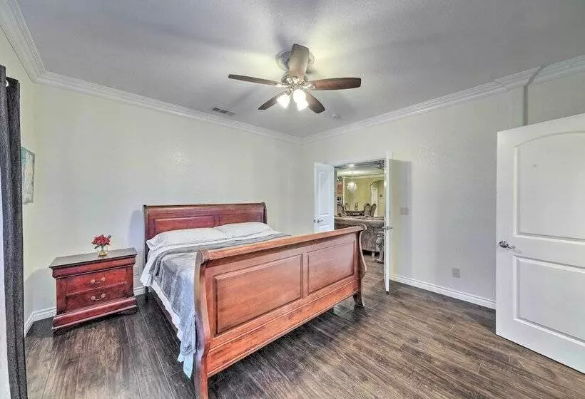 Manteca Home W/ Gated Yard ~ 2 Mi To Downtown