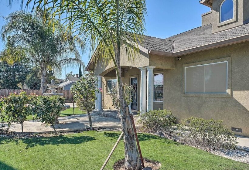 Manteca Home W/ Gated Yard ~ 2 Mi To Downtown