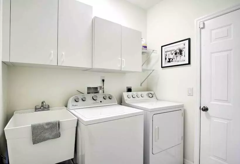 Marco Island Home W/ Southwest Sun & 2 Mi To Beach