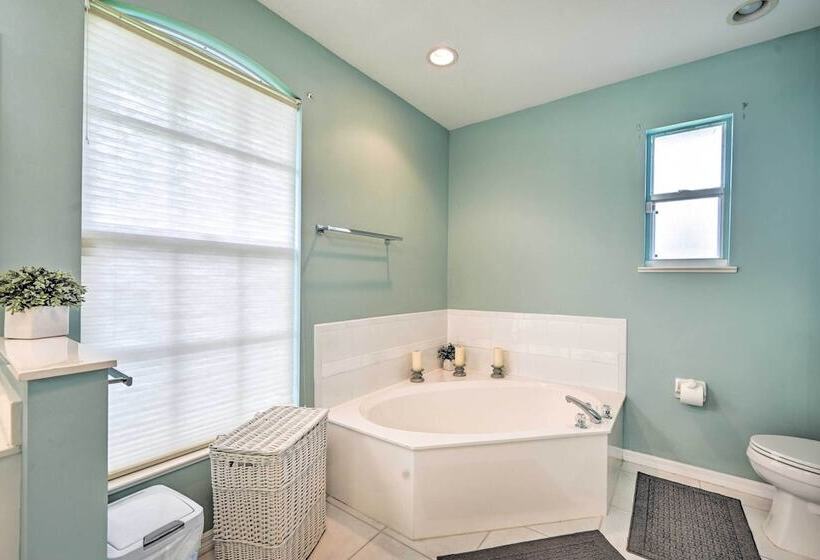 Marco Island Home W/ Southwest Sun & 2 Mi To Beach