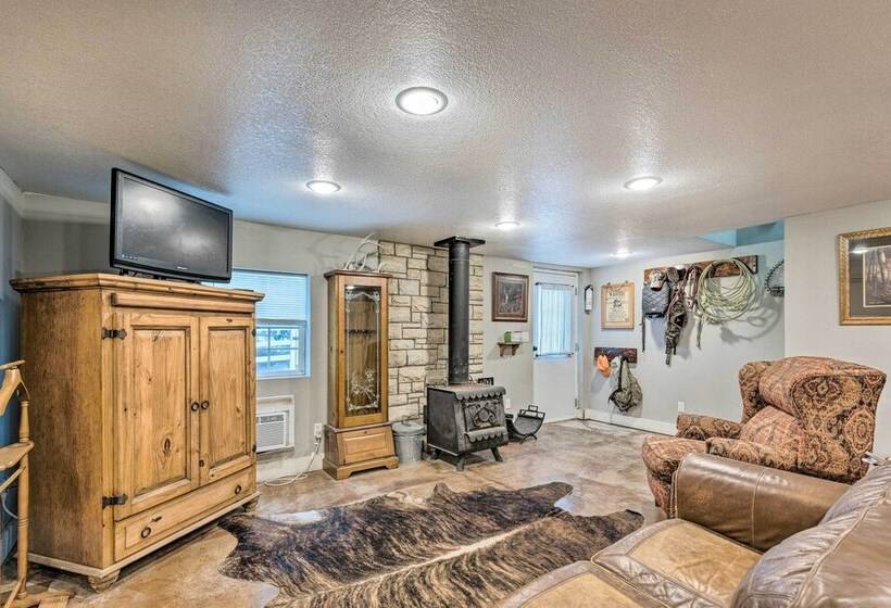 Massive Peck Home W/ Woods & Creek To Explore