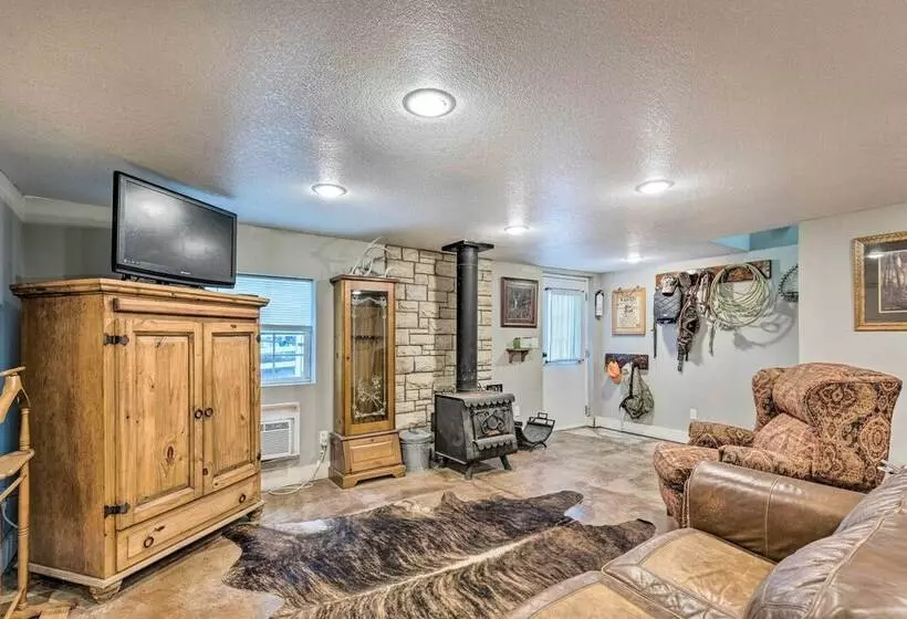 Massive Peck Home W/ Woods & Creek To Explore