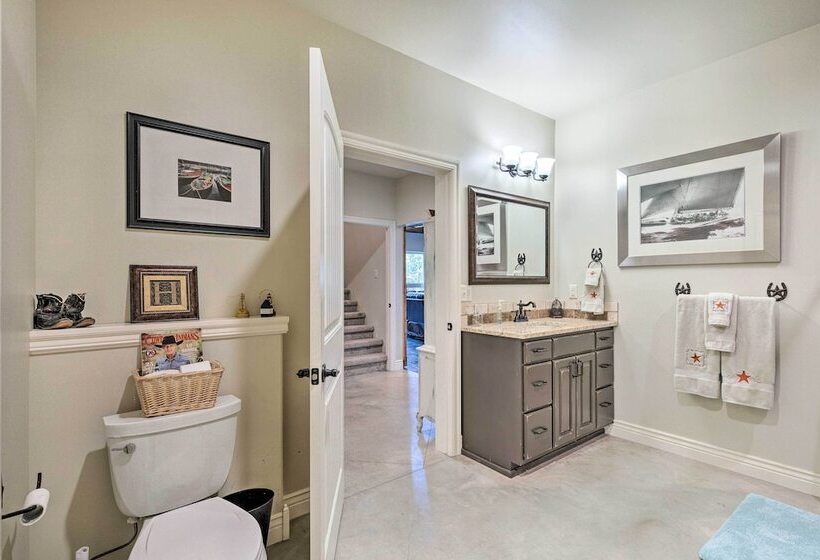 Massive Peck Home W/ Woods & Creek To Explore