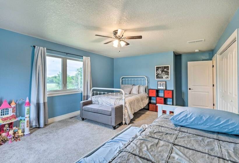 Massive Peck Home W/ Woods & Creek To Explore