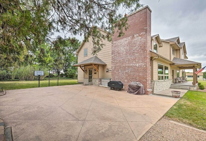 Massive Peck Home W/ Woods & Creek To Explore