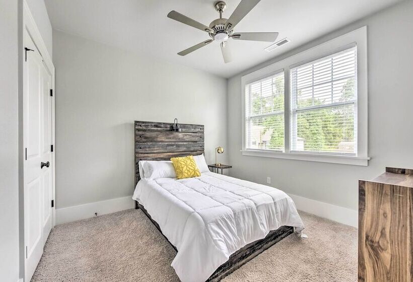 Modern Charlotte Home ~ 4 Mi To Downtown!