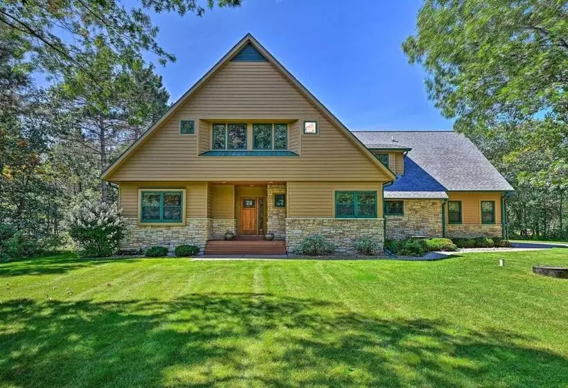 Nekoosa Golf Course Retreat W/ Hot Tub!