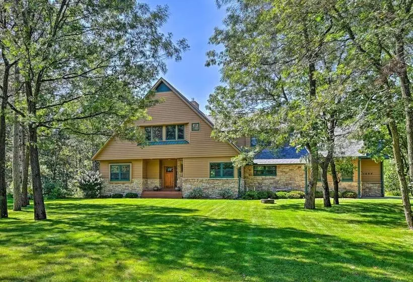 Nekoosa Golf Course Retreat W/ Hot Tub!