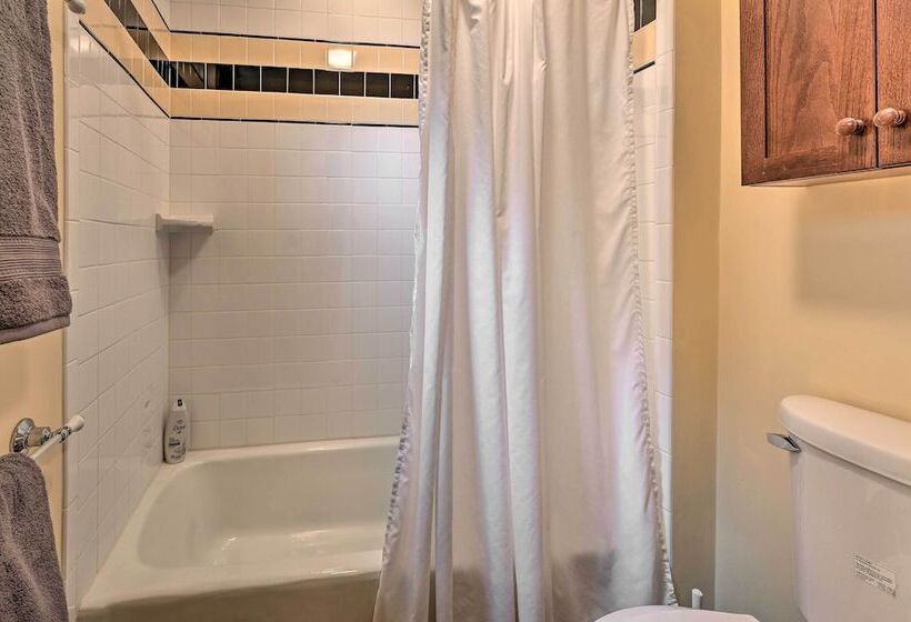 Nekoosa Golf Course Retreat W/ Hot Tub!