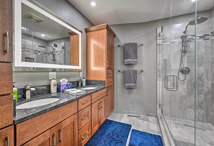 Nekoosa Golf Course Retreat W/ Hot Tub!