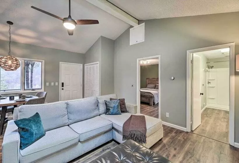 Peaceful Cottage W/ Mtn View Near Atv Trails!