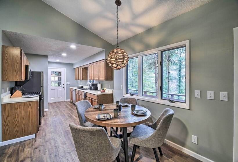 Peaceful Cottage W/ Mtn View Near Atv Trails!