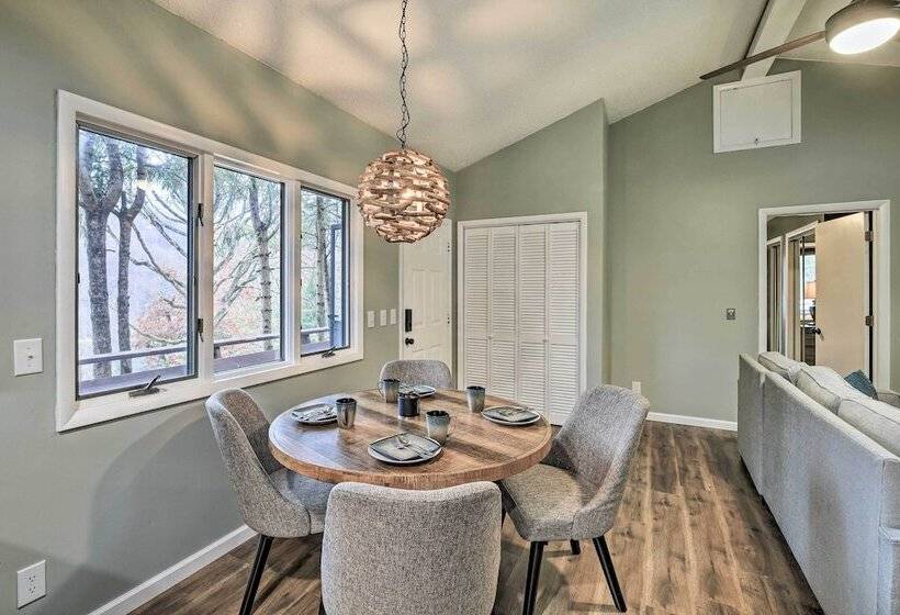 Peaceful Cottage W/ Mtn View Near Atv Trails!