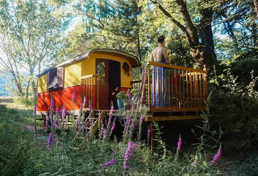 Majatalo Roulotte Et Gite En Drome Provencale