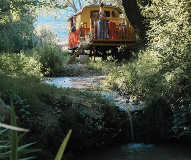 Majatalo Roulotte Et Gite En Drome Provencale