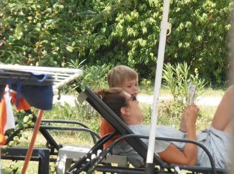 Majatalo Roulotte Et Gite En Drome Provencale