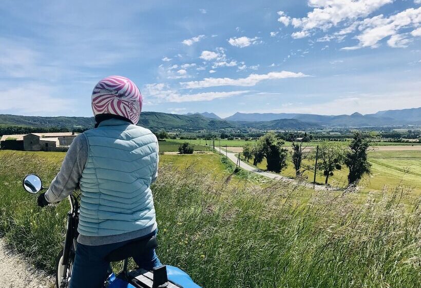 بنسيون Roulotte Et Gite En Drome Provencale